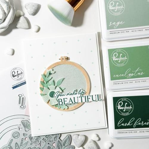 Pinkfresh Sudio - Embroidered Blooms stencil