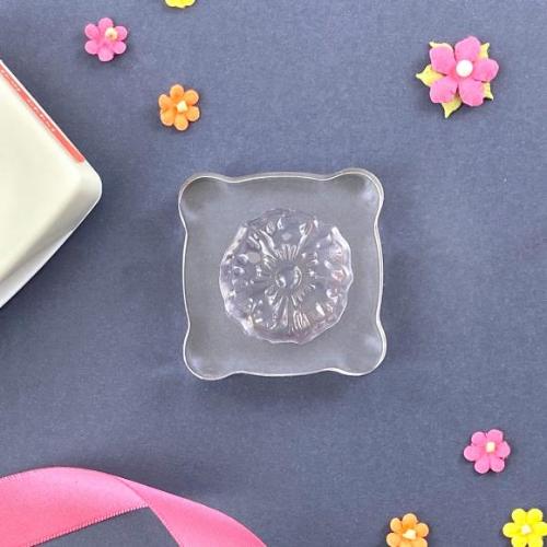 Tonic Studios - Crafters Acrylic Stamping Block - 2x2 Inch (5311e)