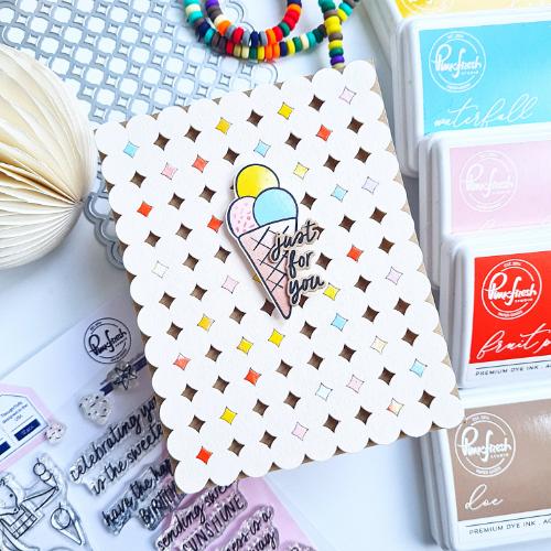 Pinkfresh Studio - Starry Scallops coverplate die