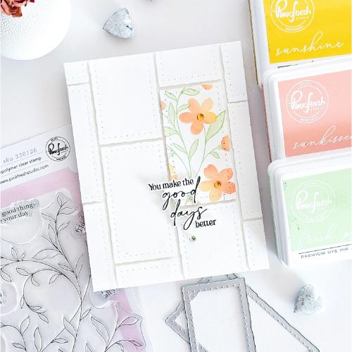Pinkfresh Studio - Soft Meadow stencil