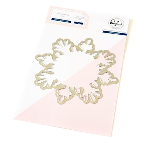 Pinkfresh Studio - Radiating Snowflake die