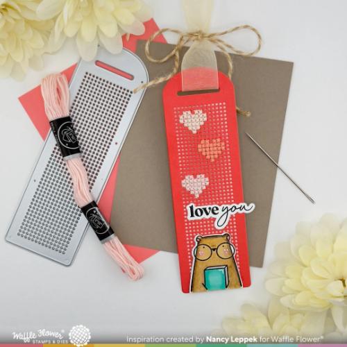 Waffle Flower - Stitchable Round Bookmark Die