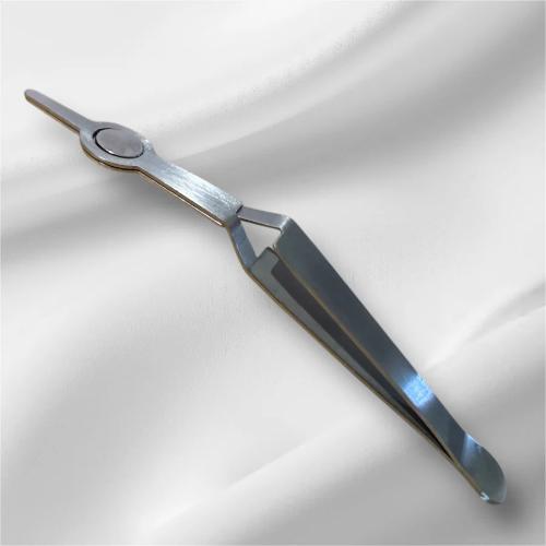 Crafty Trails Reverse Action Magnetic Tweezer