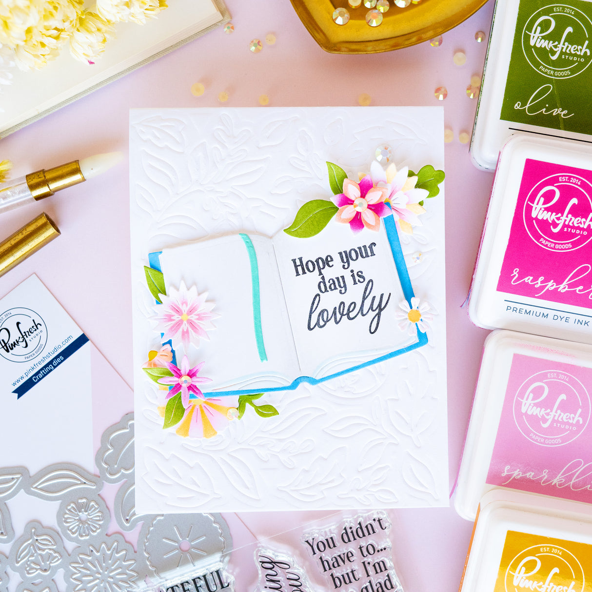 Pinkfresh Studio - Heartfelt Chapters stamp
