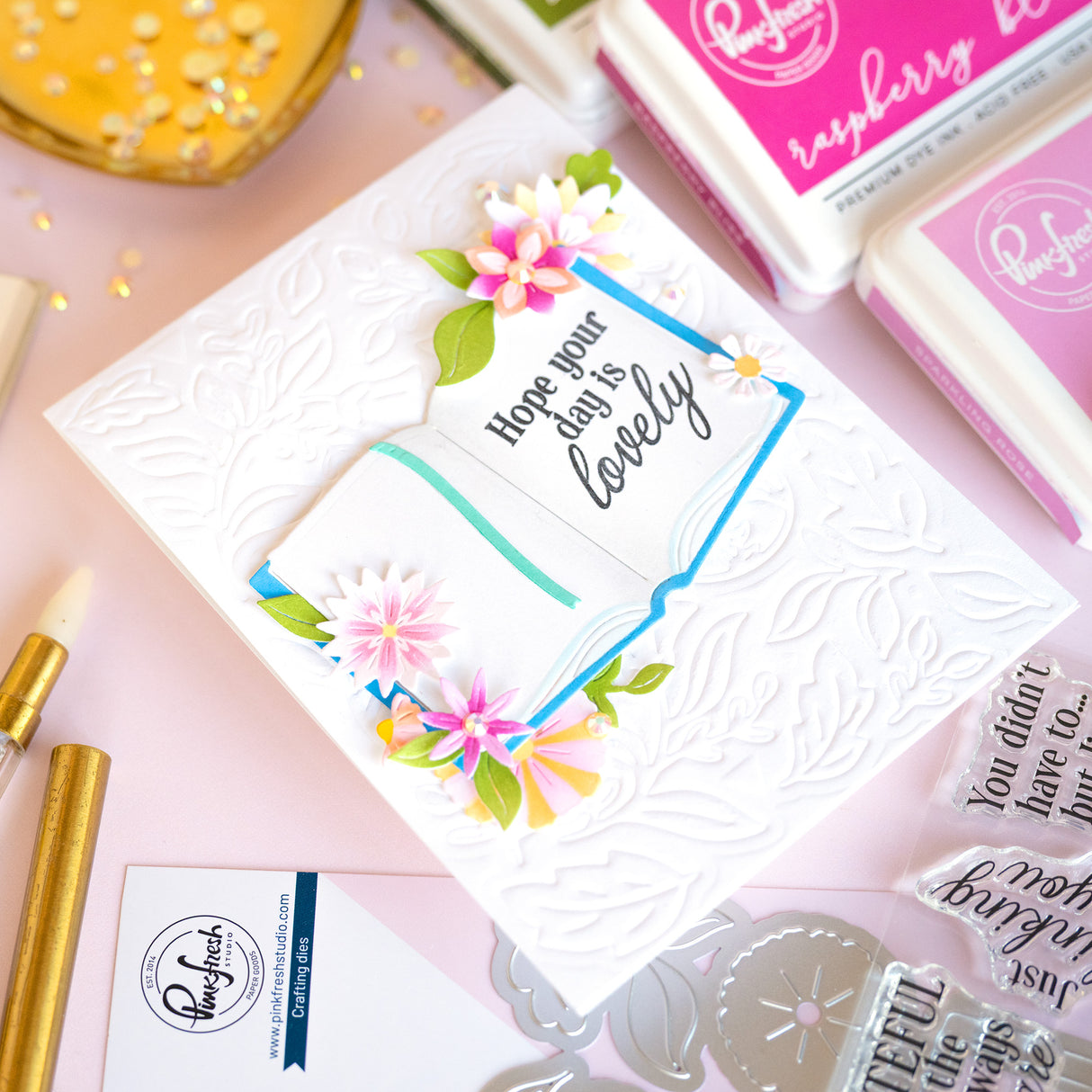Pinkfresh Studio - Heartfelt Chapters stamp