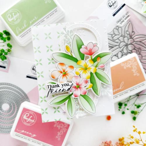 Pinkfresh Studio - Plumeria stencil