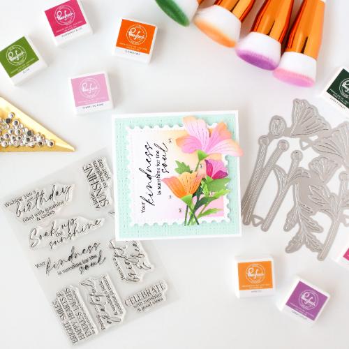 Pinkfresh Studio - Petal Perfection stencil