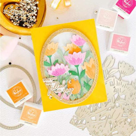 Pinkfresh Studio - Floral Field stencil