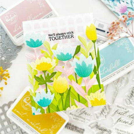 Pinkfresh Studio - Floral Field stencil