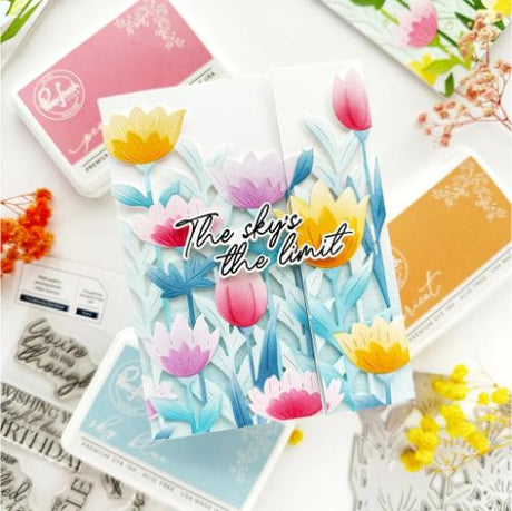 Pinkfresh Studio - Floral Field stencil