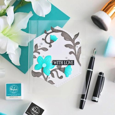 Pinkfresh Studio - Trailing Grace stencil