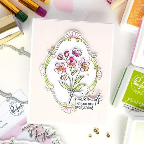 Pinkfresh Studio - Stamp - Blossom Medallion by Inna Moreva (323826)