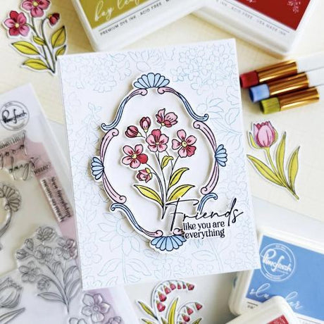 Pinkfresh Studio - Stencil - Blossom Medallion by Inna Moreva (324026)
