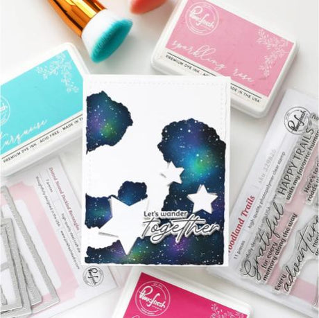 Pinkfresh Studio - Soft Meadow stencil