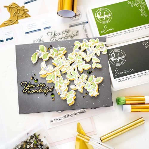 Pinkfresh Studio - Delicate Foliage stencil