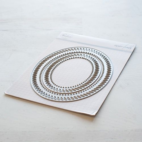 Pinkfresh Studio - Essentials: Braided oval die set