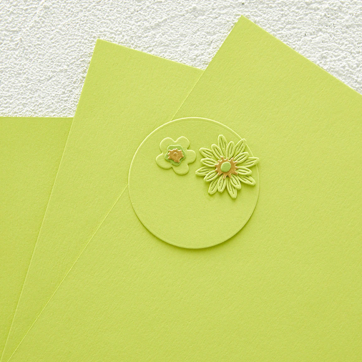 Spellbinders - Peridot Color Essentials Cardstock 8.5" x 11" - 10 Pack