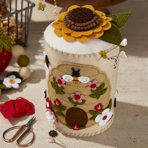 Spellbinders - Felt Floral Beehive Etched Dies from the Summer Felt Stitch & Create Collection by Nichol Spohr