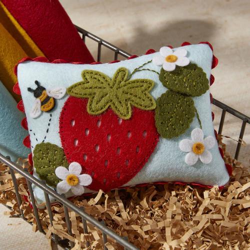 Spellbinders - Felt Berry Blossom Etched Dies from the Summer Felt Stitch & Create Collection by Nichol Spohr